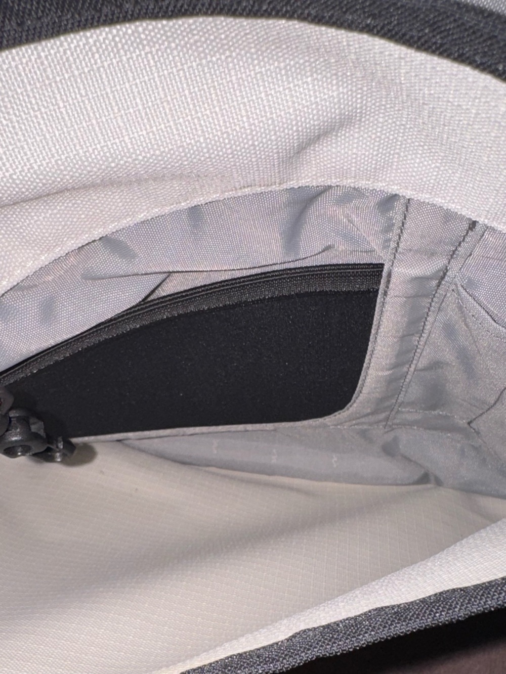 Eddie Bauer Gray & Black Crossbody Computer Bag EUC - Picture 9 of 16